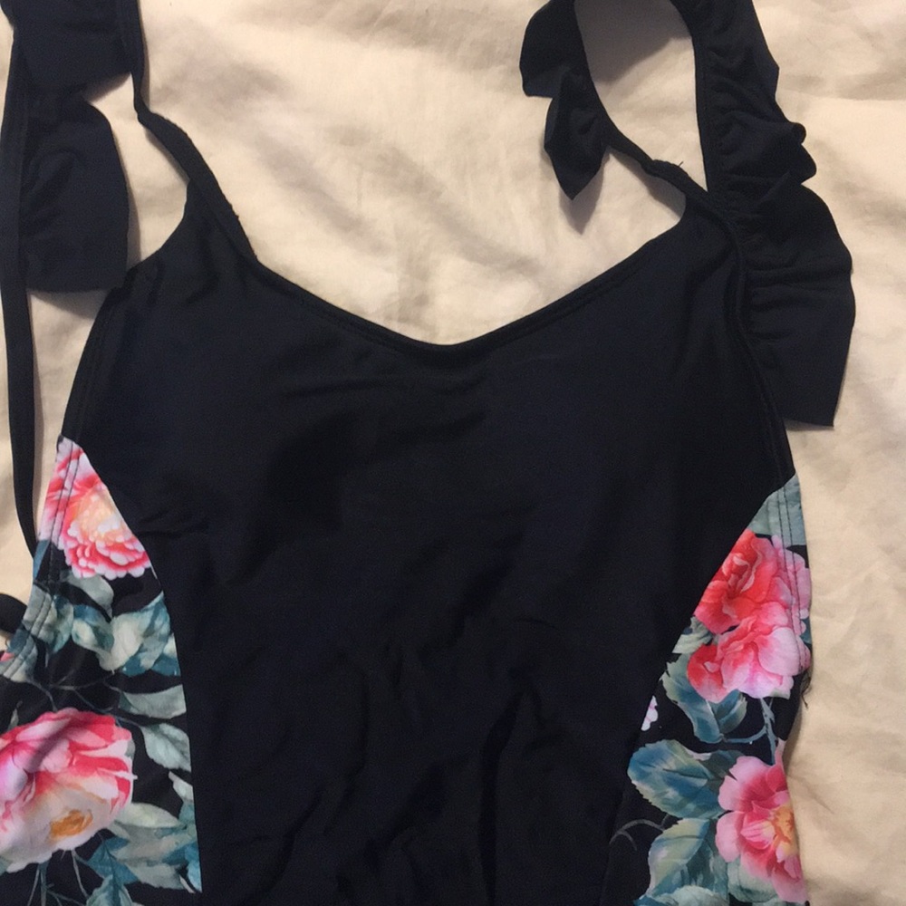 ❤️ SALE LAST Medium Black Vibrant Pink Green Floral One Piece Monokini Swimsuit - Picture 7 of 8